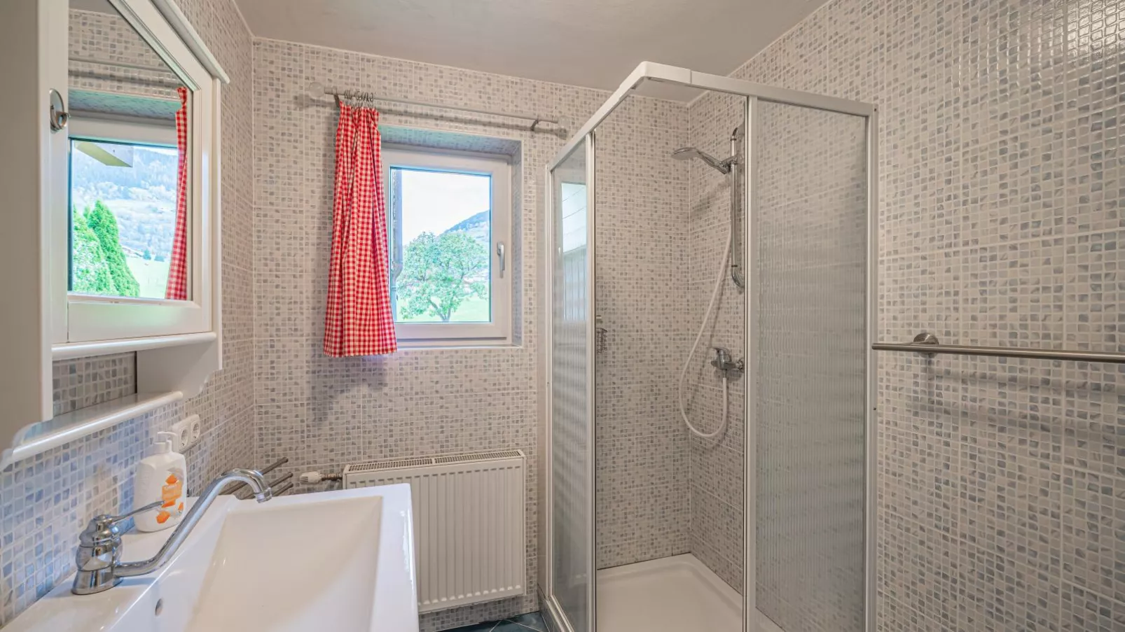 Zirbenstubn-Bathroom