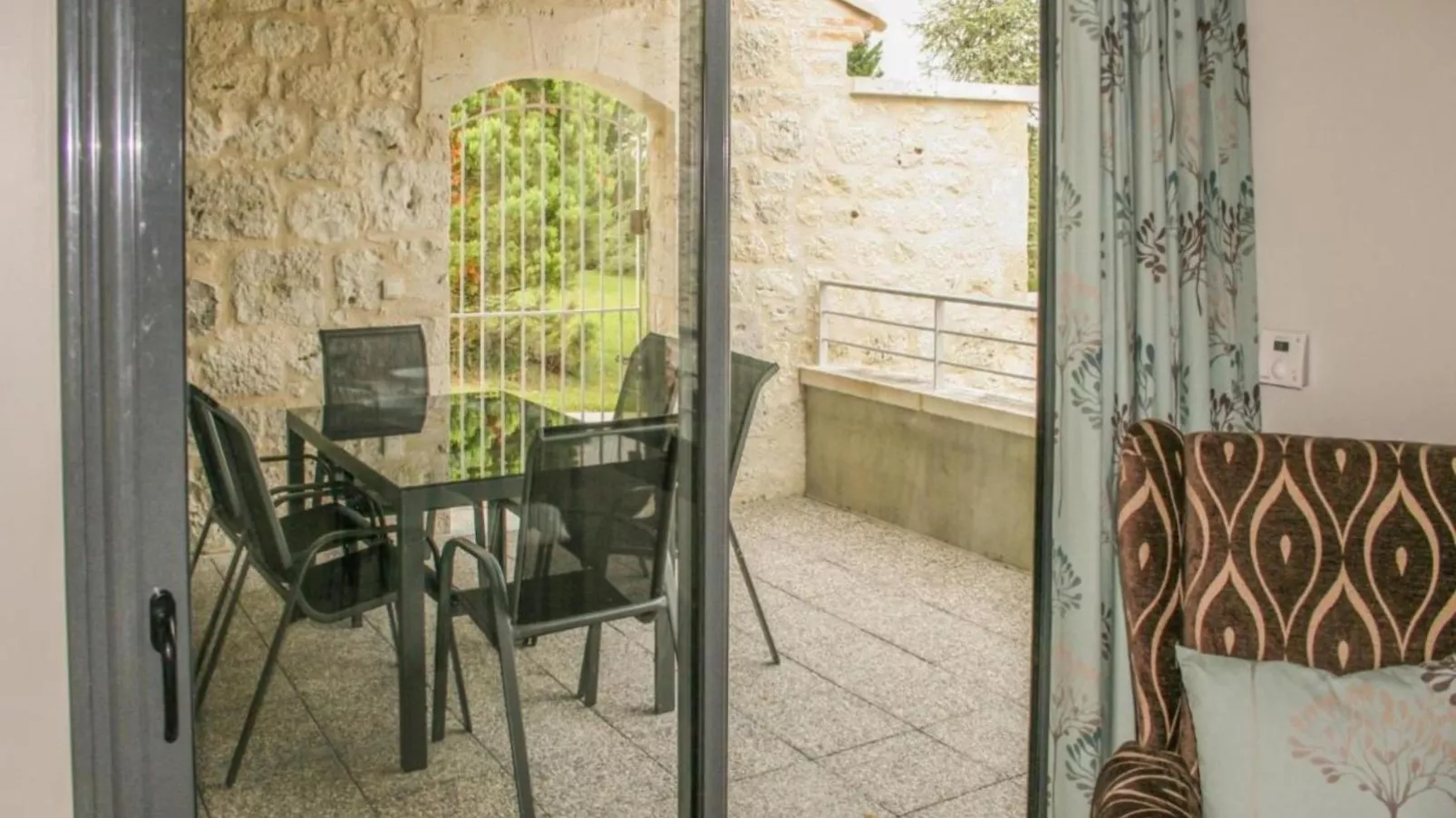 Gites de Saint Maurin-Terrace balcony