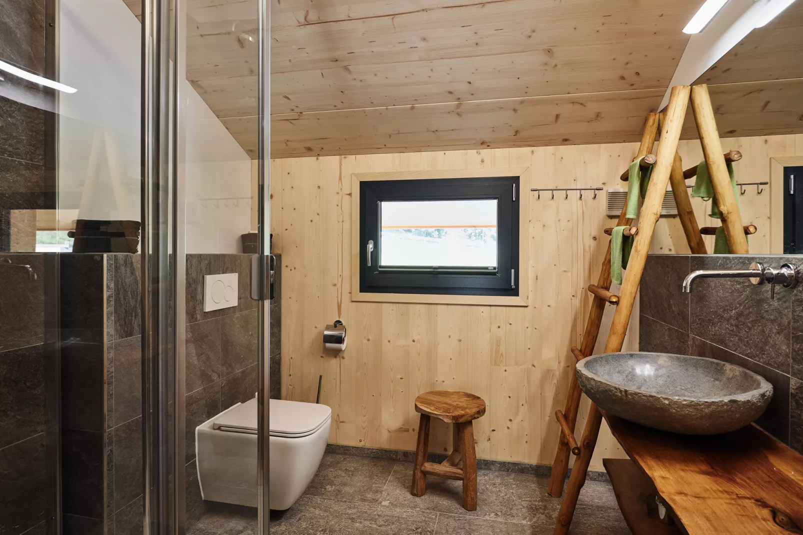 Bergeralm Chalets 2-Bathroom