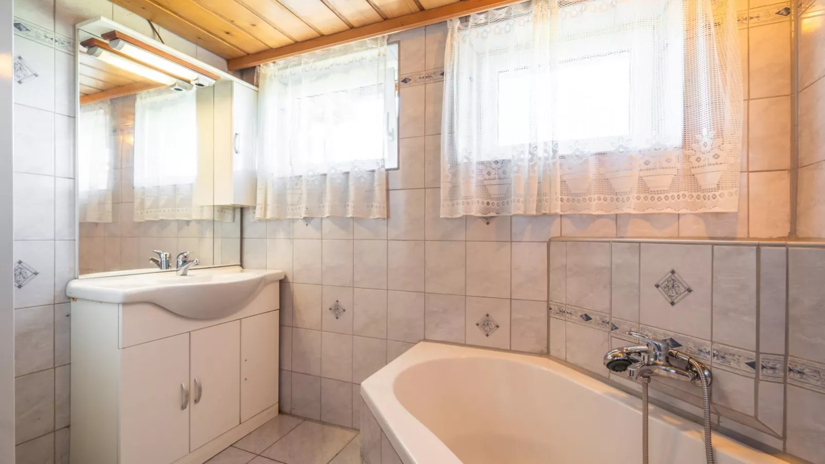 EAGGA-Niederleger Alm-Badezimmer