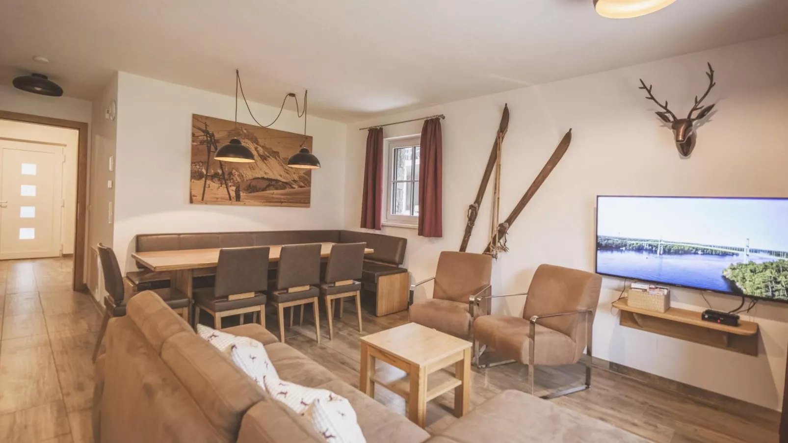 Lodge Amanda-Elise-Living room
