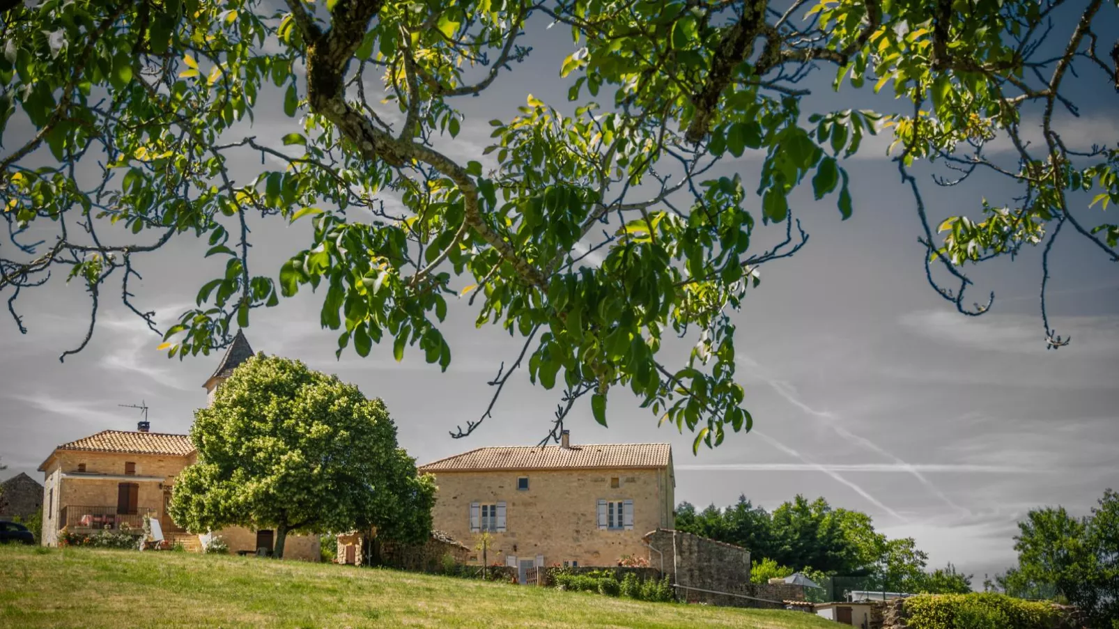 Maison Girou Haut-Außenbereich Sommer