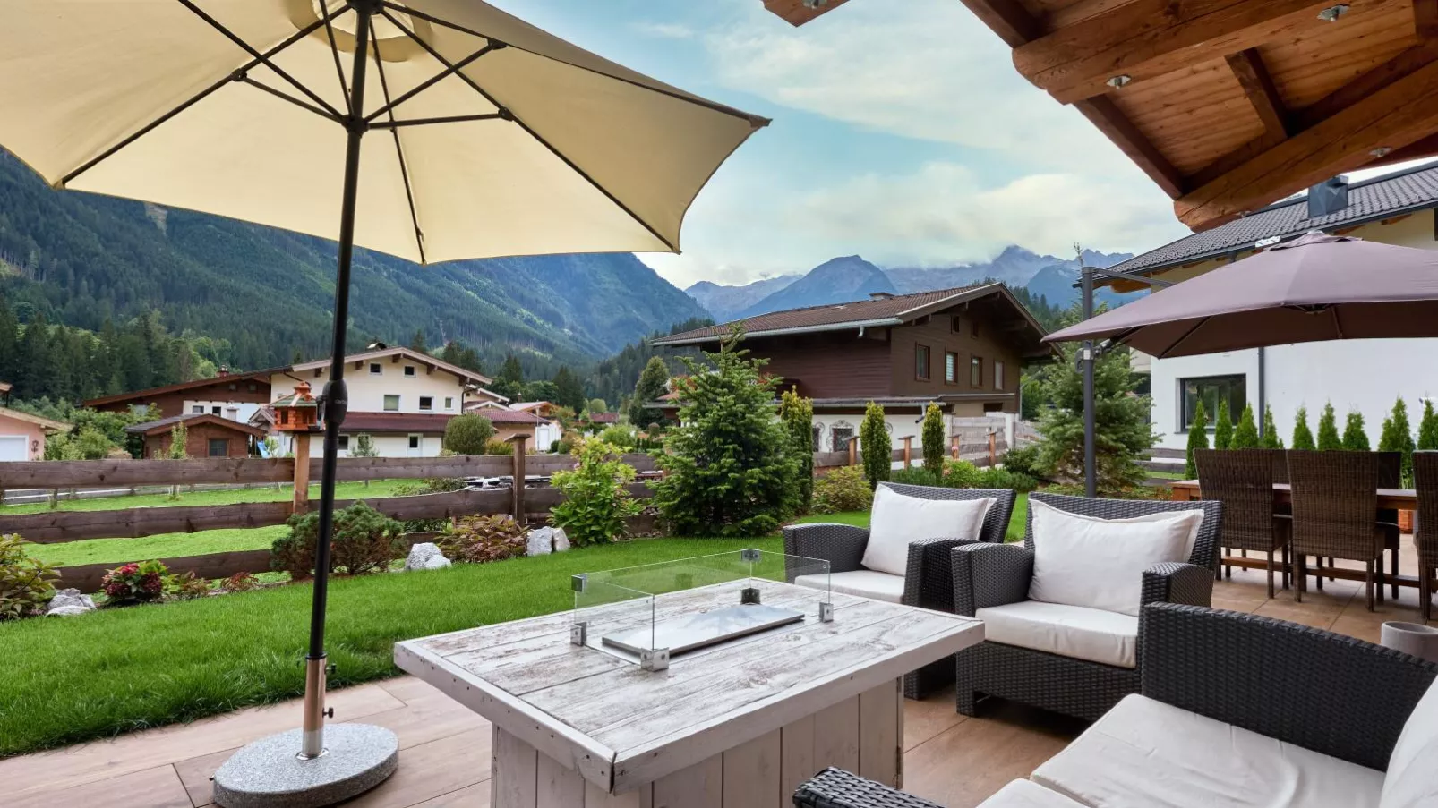 Lodge Amanda-Elise-Terrace balcony