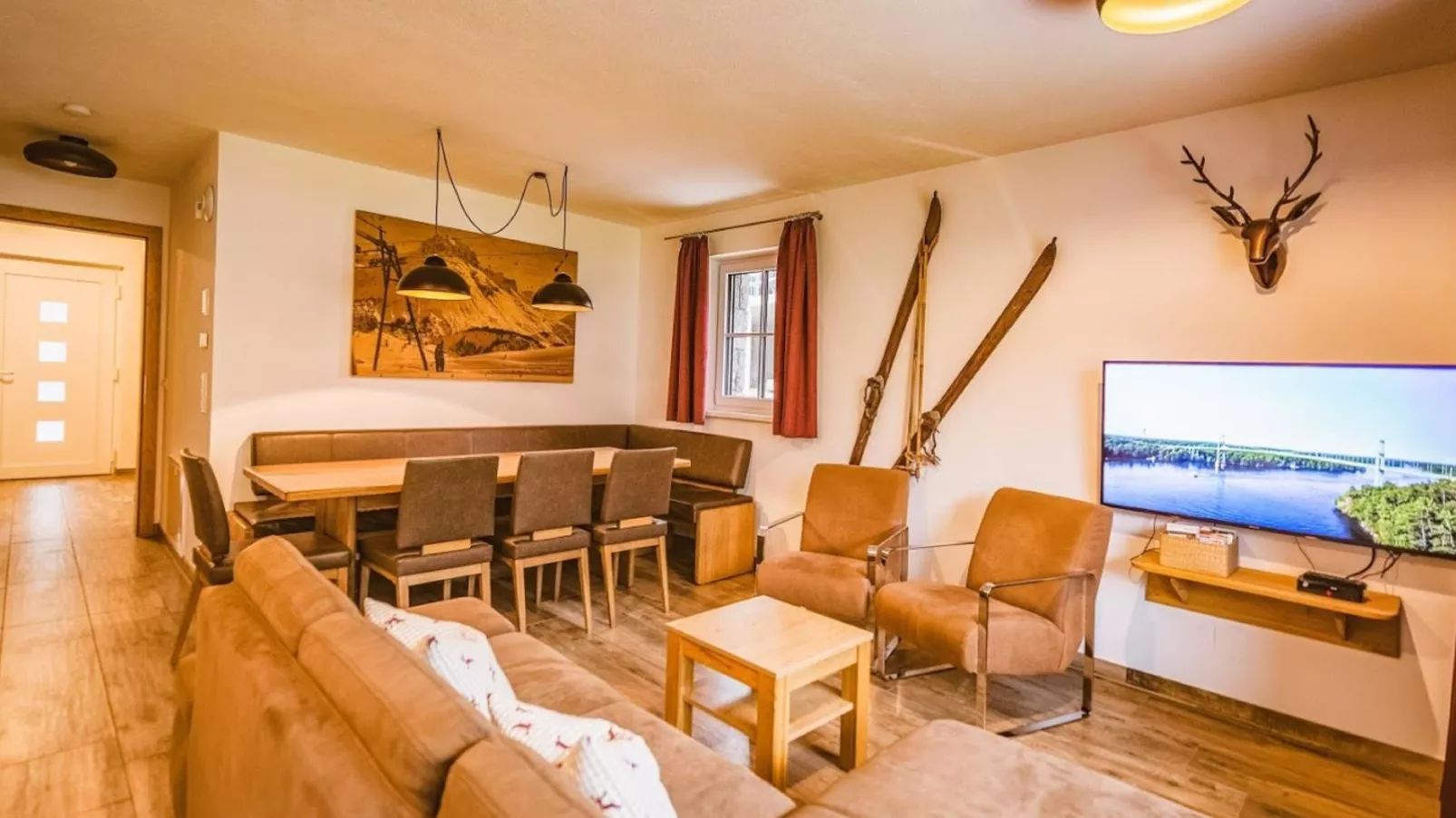 Lodge Elise-Living room