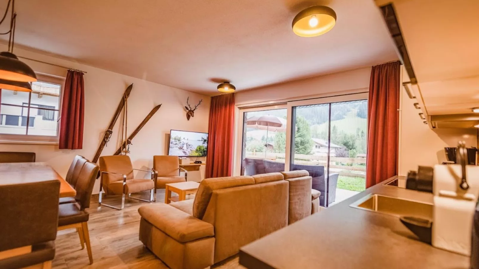 Lodge Elise-Living room