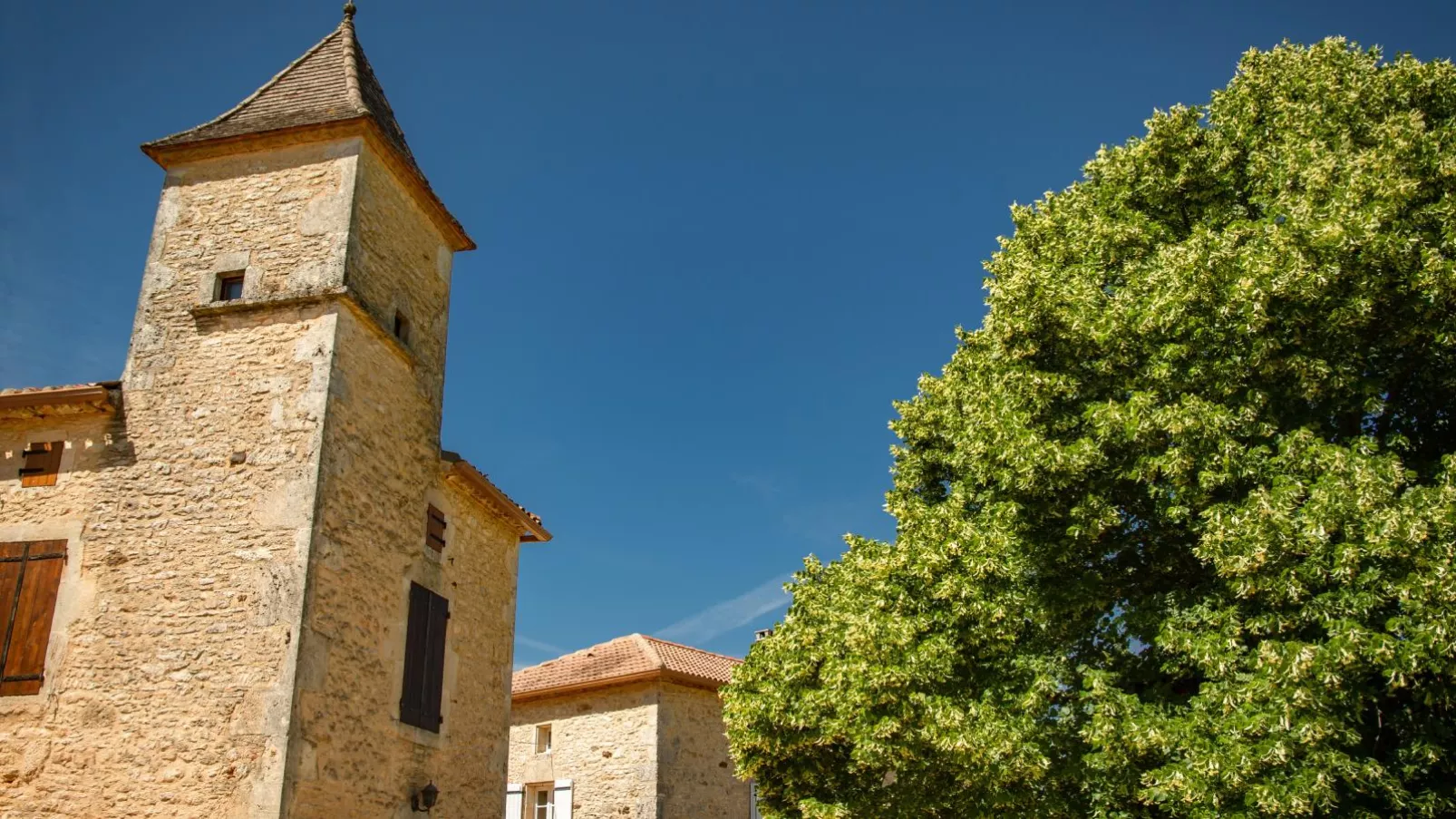 Maison Girou Haut-Außenbereich Sommer