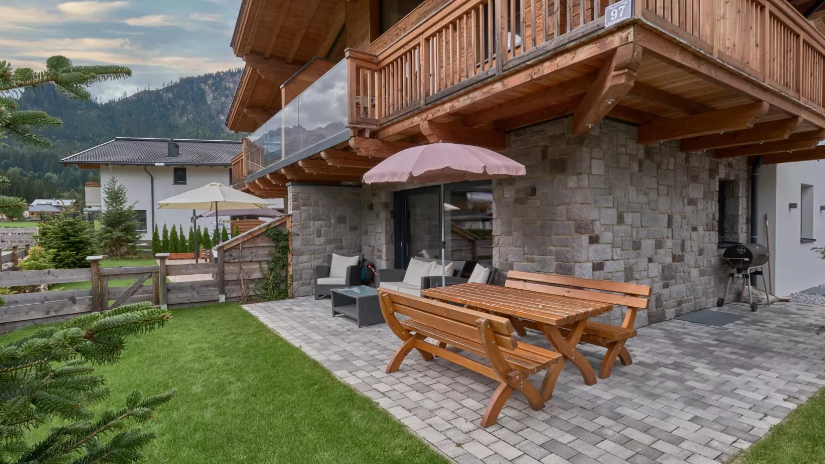 Lodge Elise-Terrace balcony