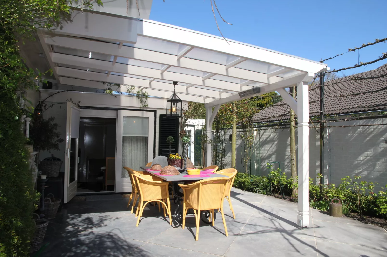 Romantisch Heiloo-Exterior summer