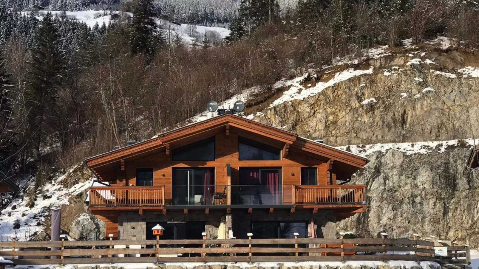 Lodge Elise-Exterior winter