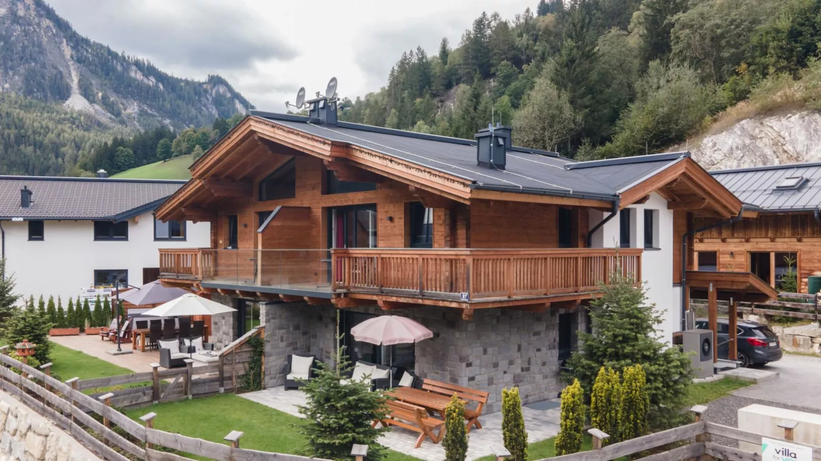 Lodge Elise-Exterior summer