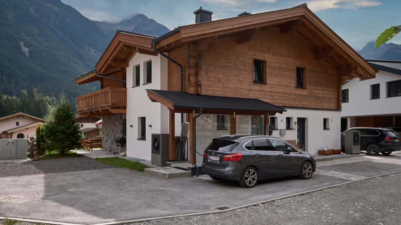 Lodge Elise-Exterior summer