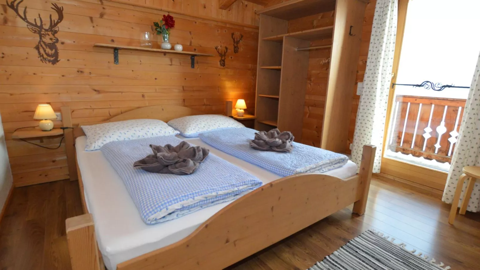 Lisa und Emely-Chambre