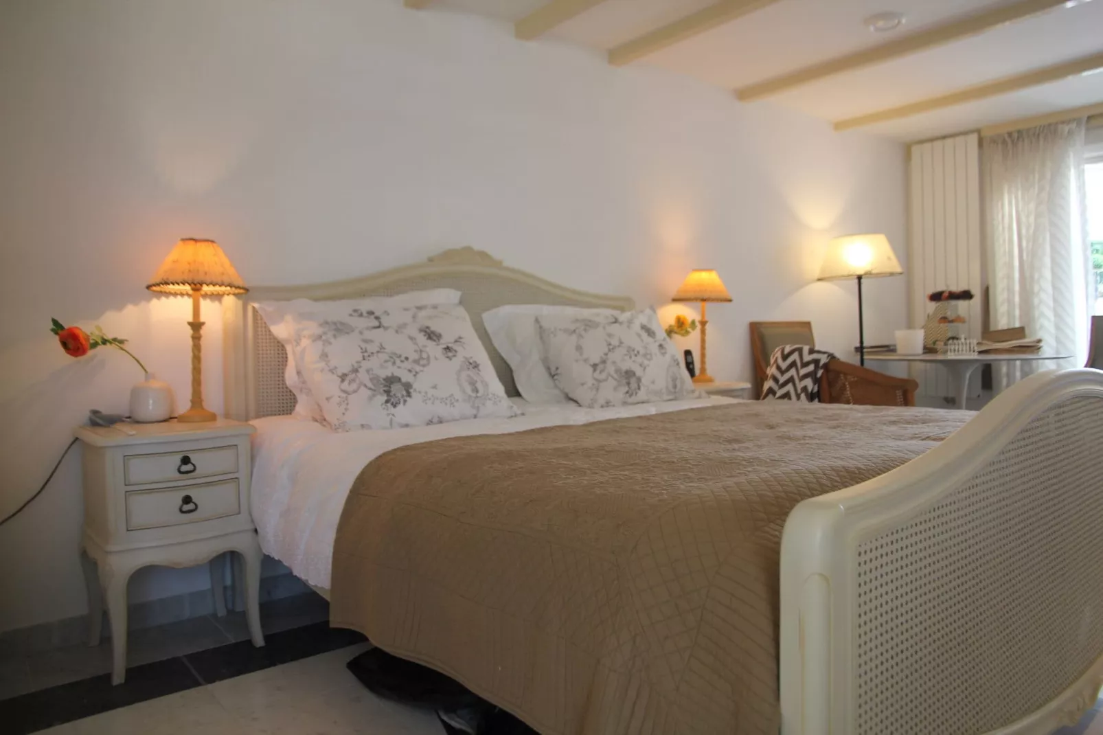 Romantisch Heiloo-Bedroom