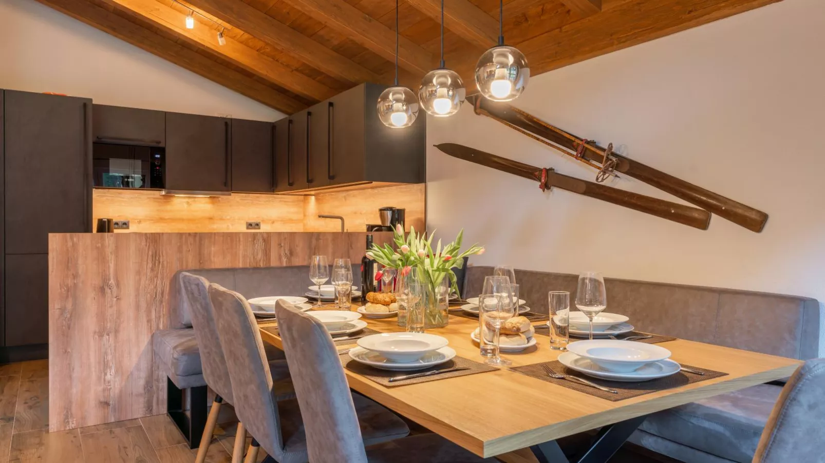 Pinzgau Lodge 2B-Dining room