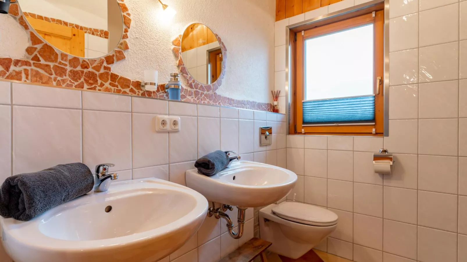 Lisa und Emely-Salle de bain