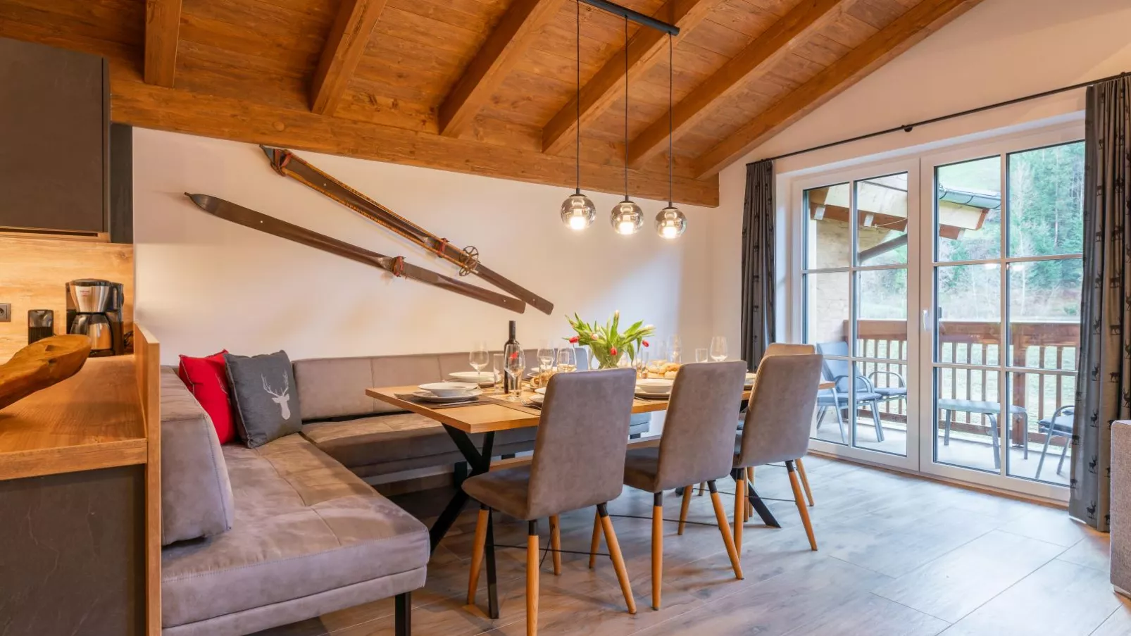 Pinzgau Lodge 2B-Dining room
