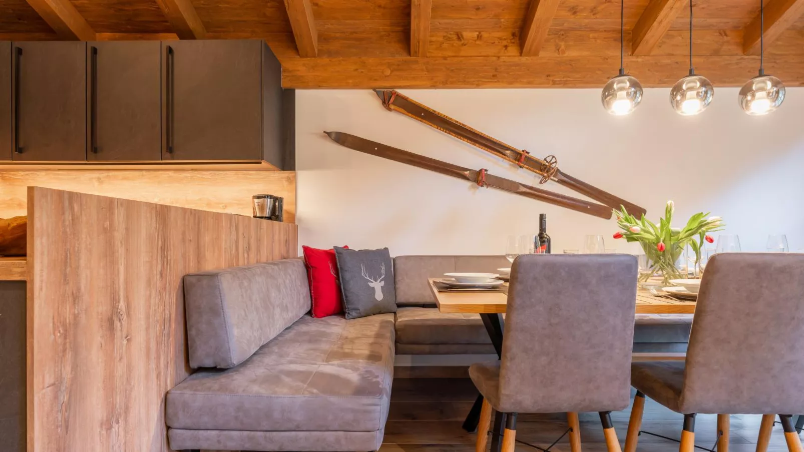 Pinzgau Lodge 2B-Dining room