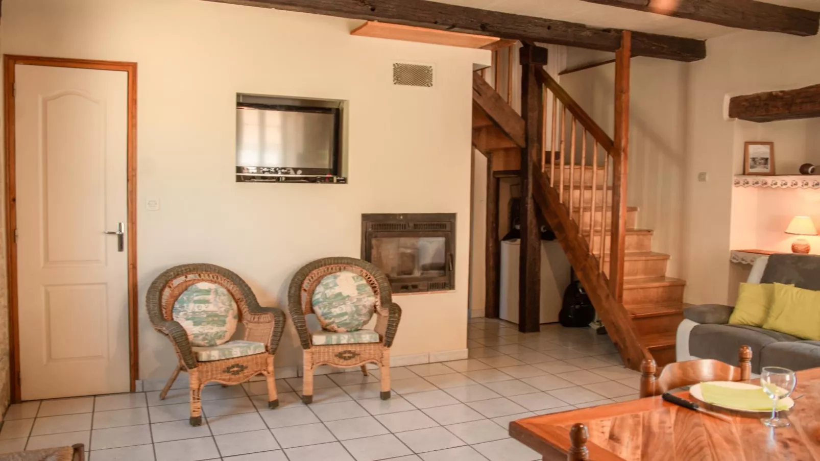 Gite Girou Haut-Dining room