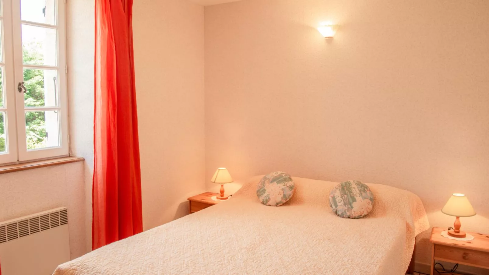 Gite Girou Haut-Bedroom