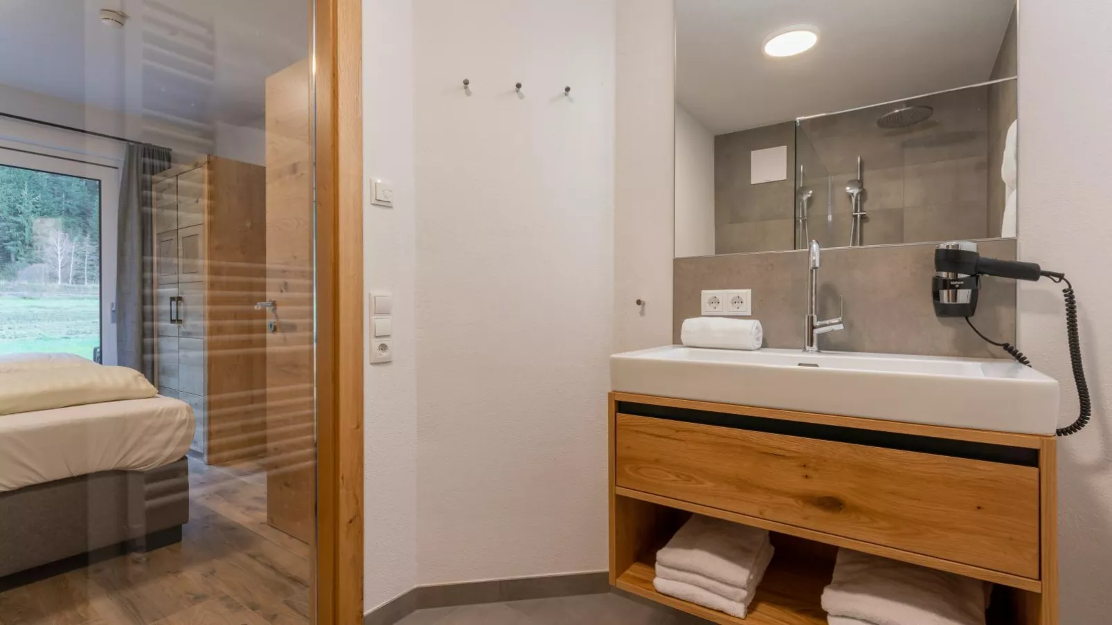 Pinzgau Lodge 2B-Bathroom