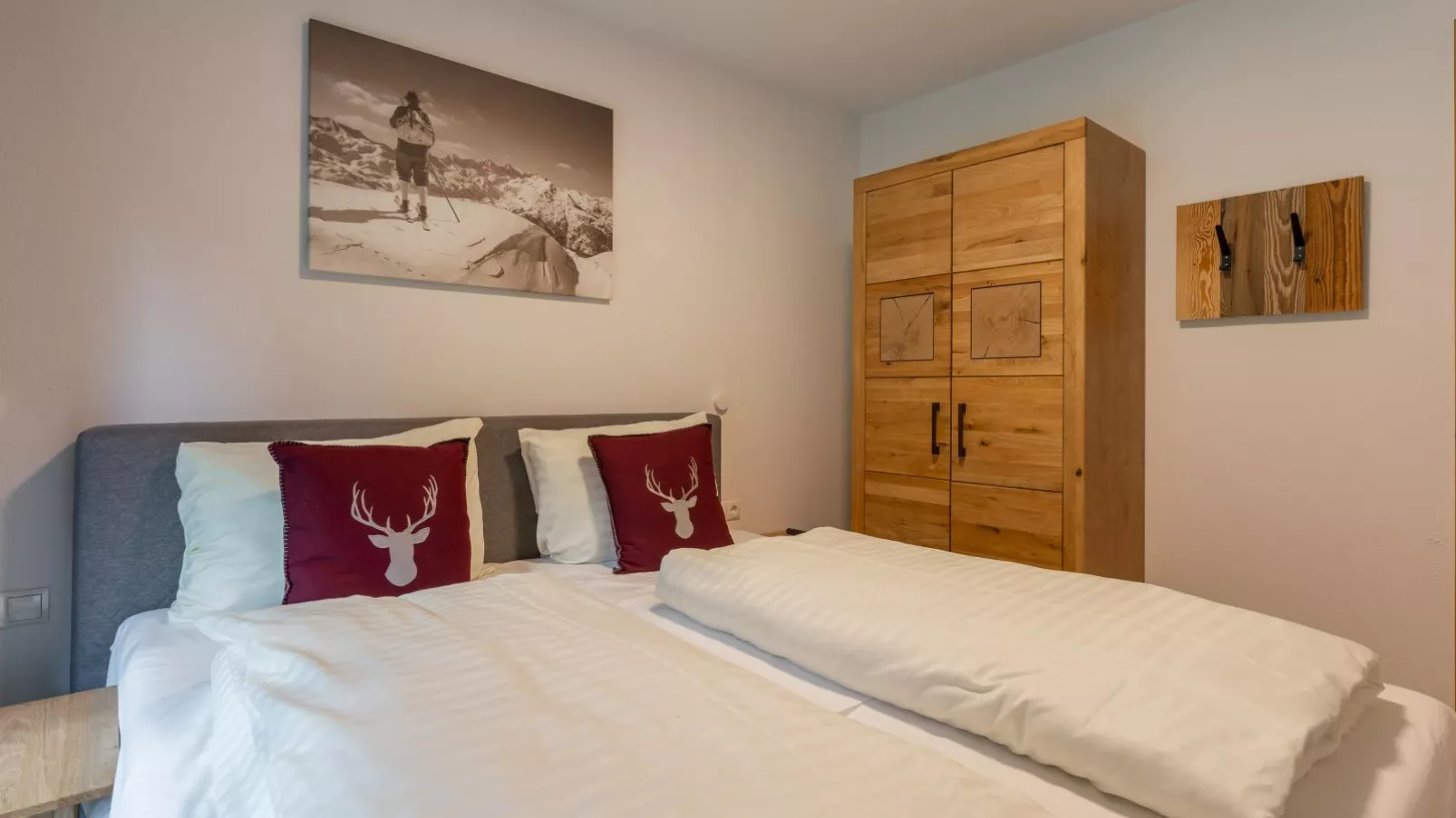 Pinzgau Lodge 2B-Bedroom