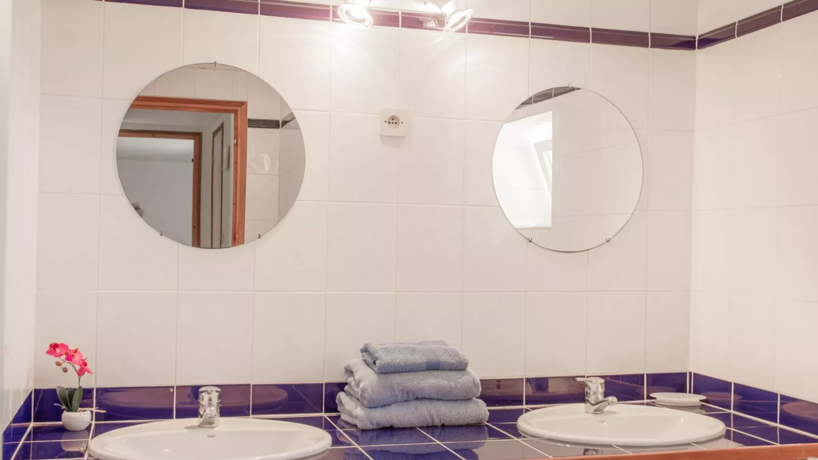 Gite Girou Haut-Bathroom