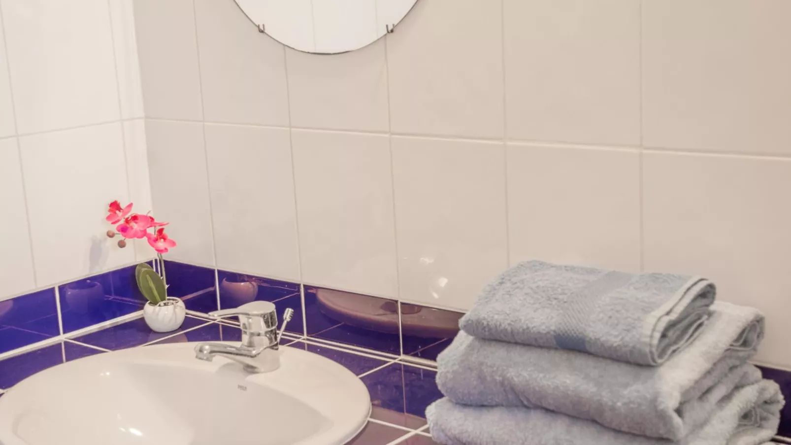 Gite Girou Haut-Bathroom