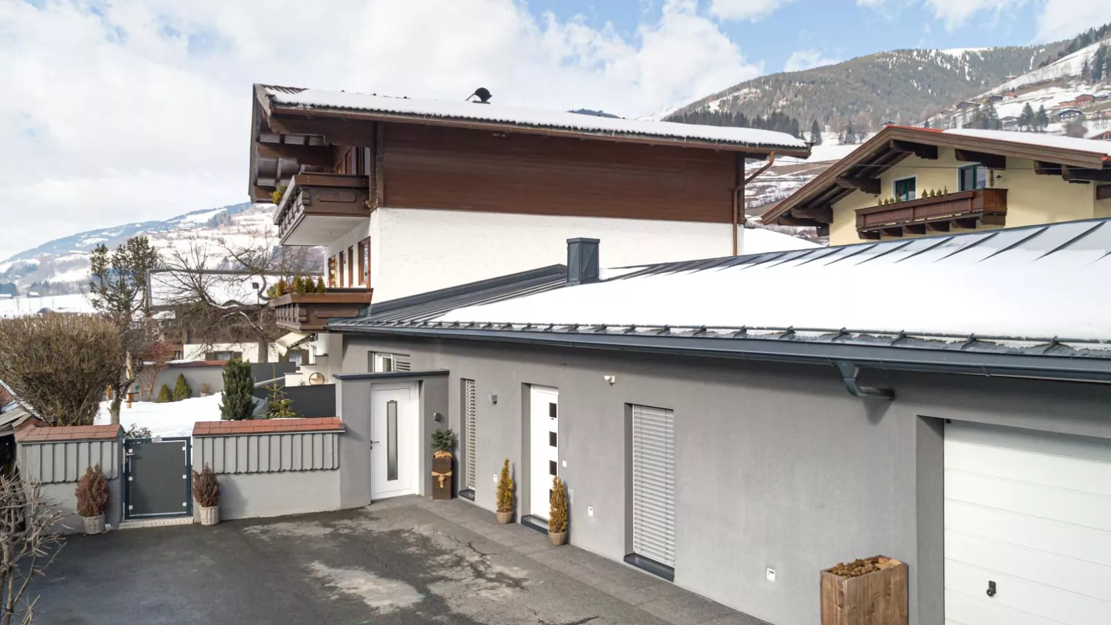 Studio 7-Exterior winter