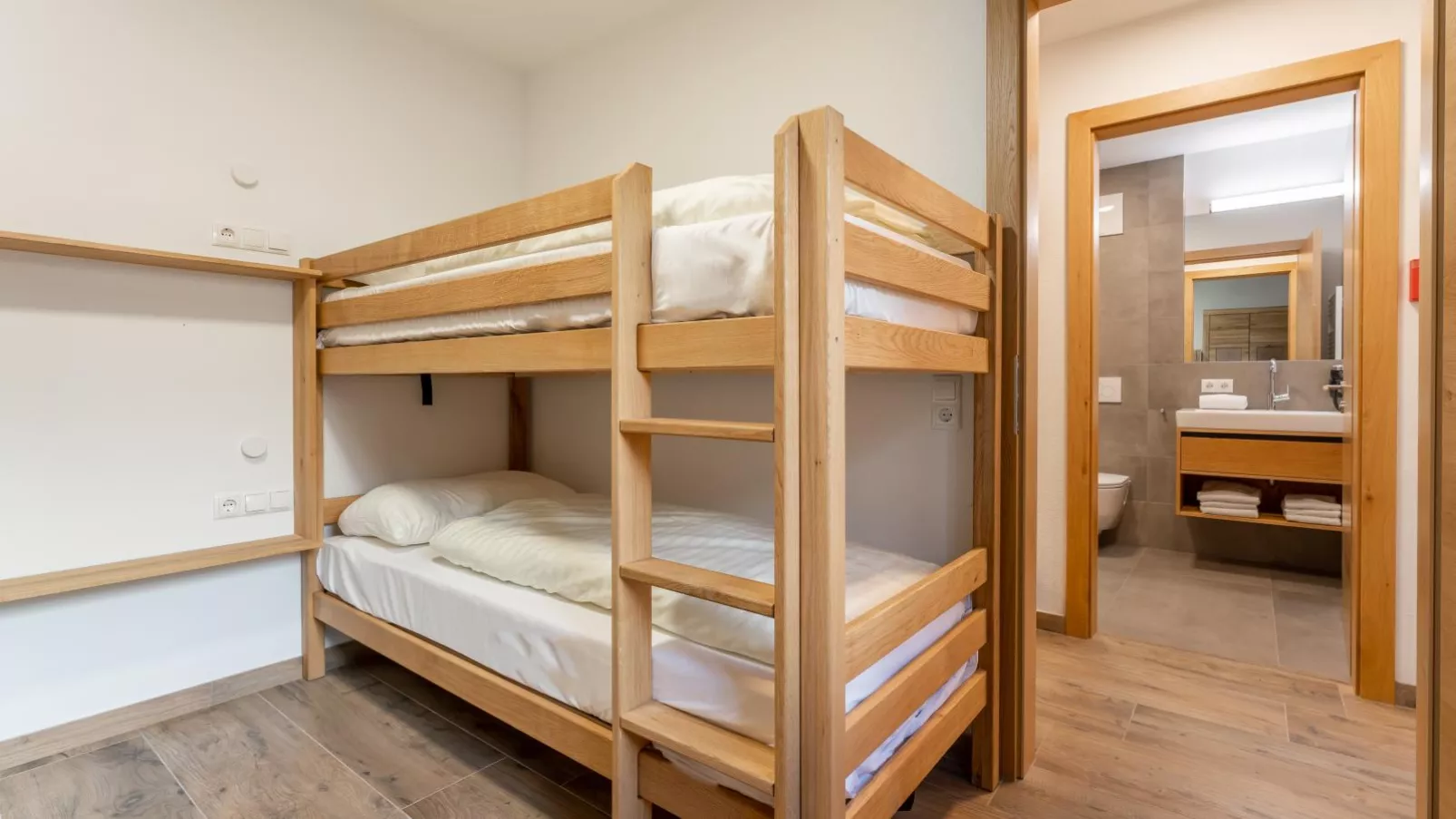 Pinzgau Lodge 2B-Bedroom
