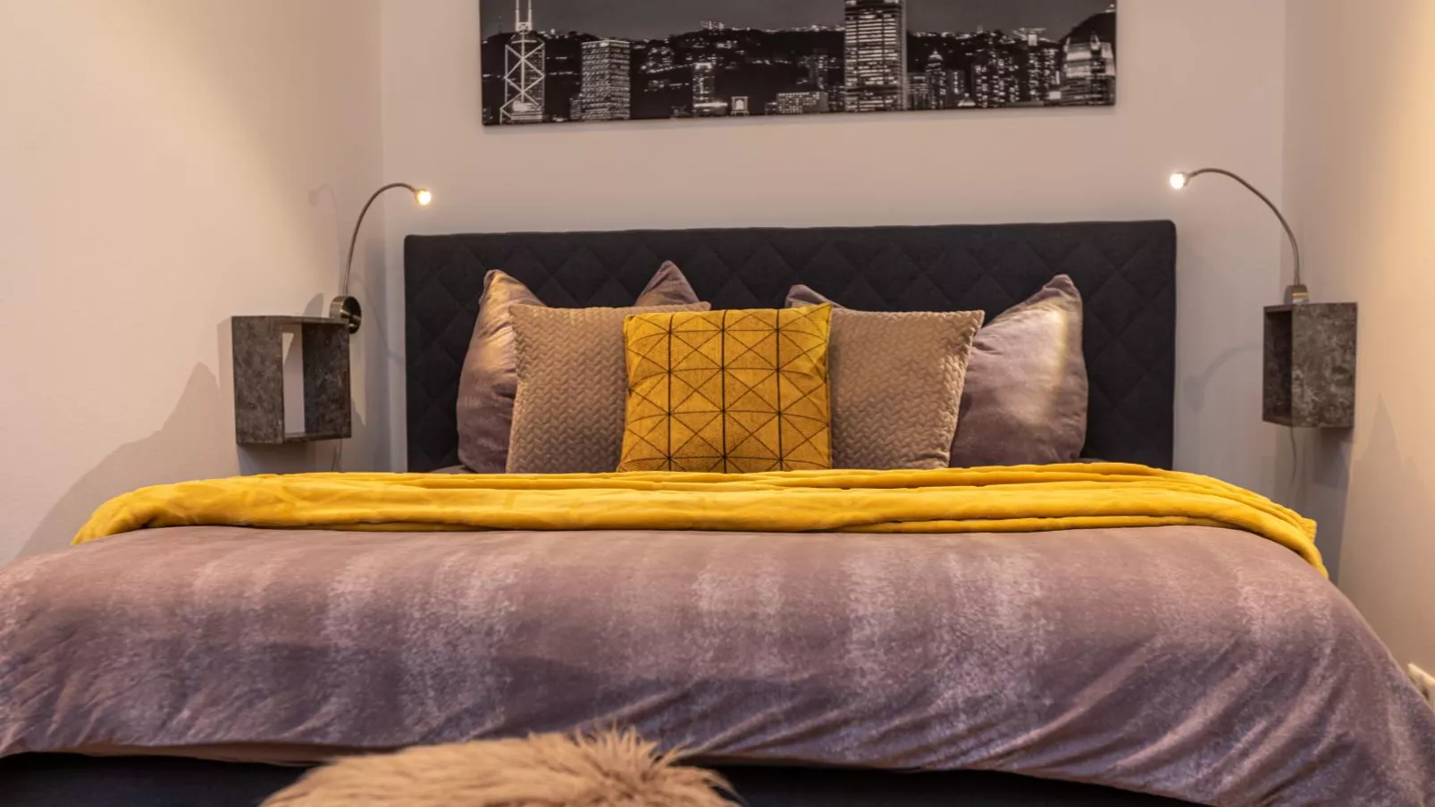 Studio 7-Bedroom