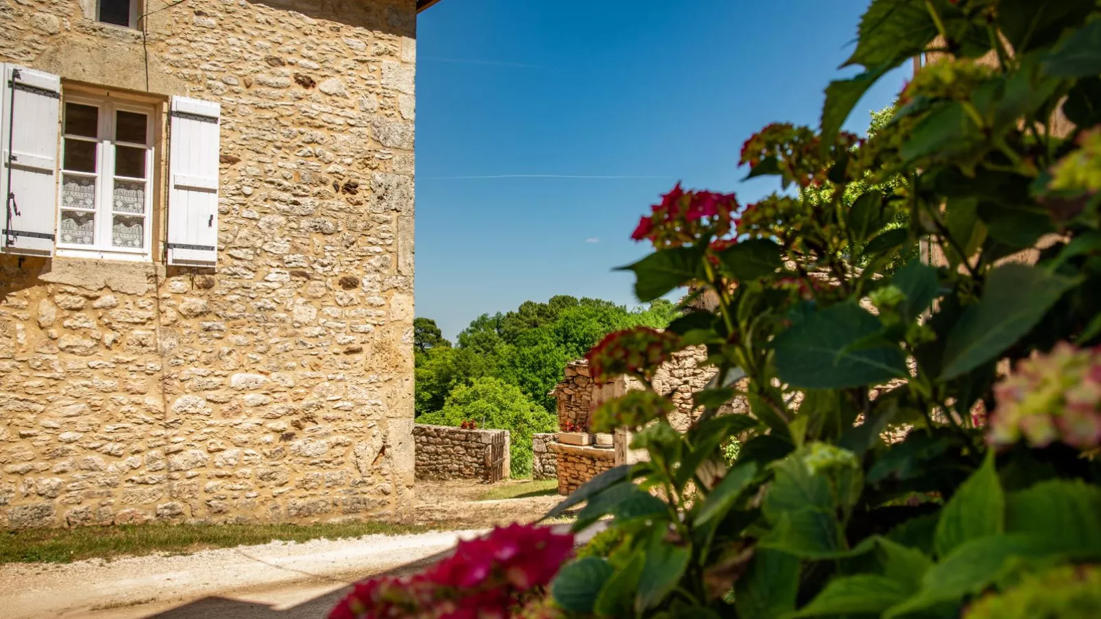 Gite Girou Haut-Exterior summer