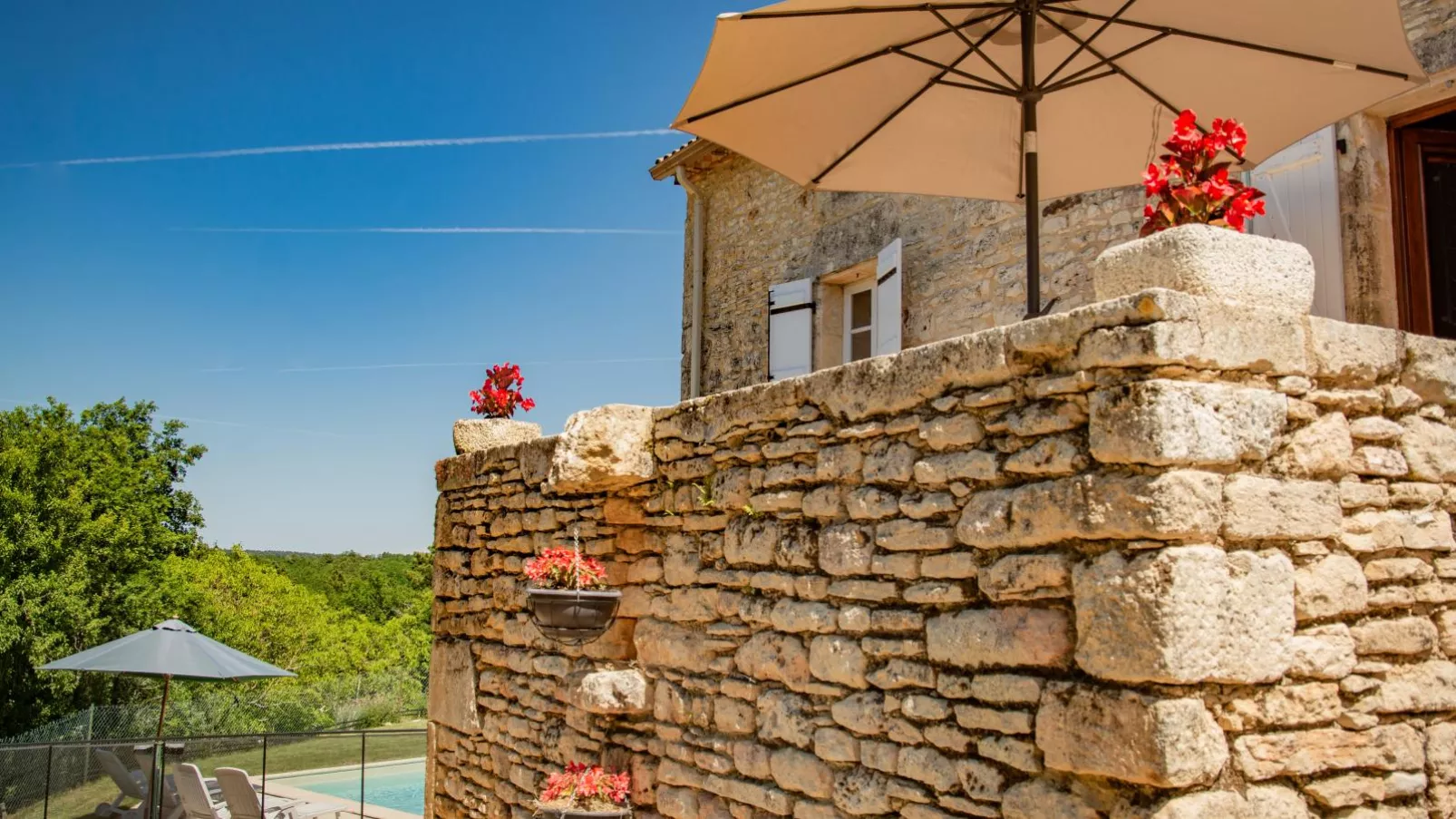 Gite Girou Haut-Terrace balcony