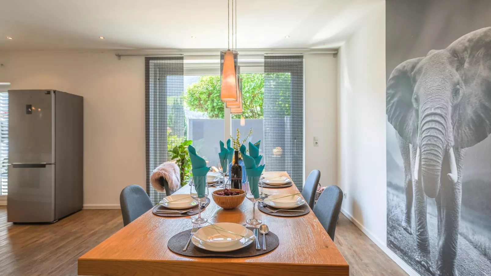 Studio 7-Dining room