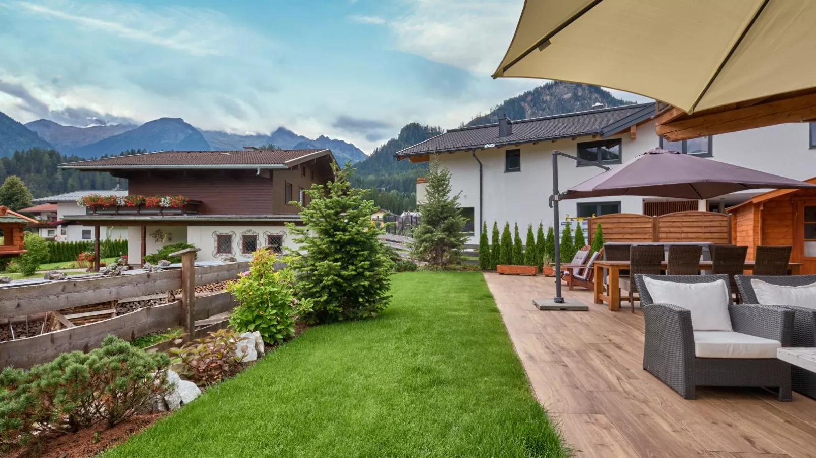 Lodge Amanda-Terrace balcony