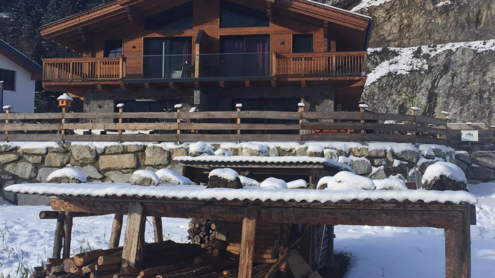 Lodge Amanda-Exterior winter