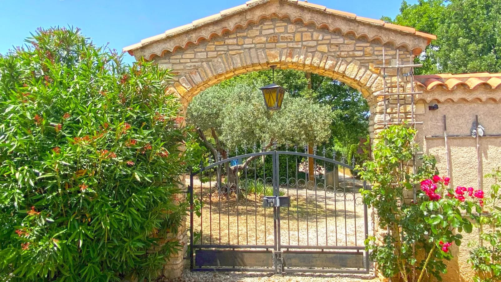 Villa Valentin-Gardens summer