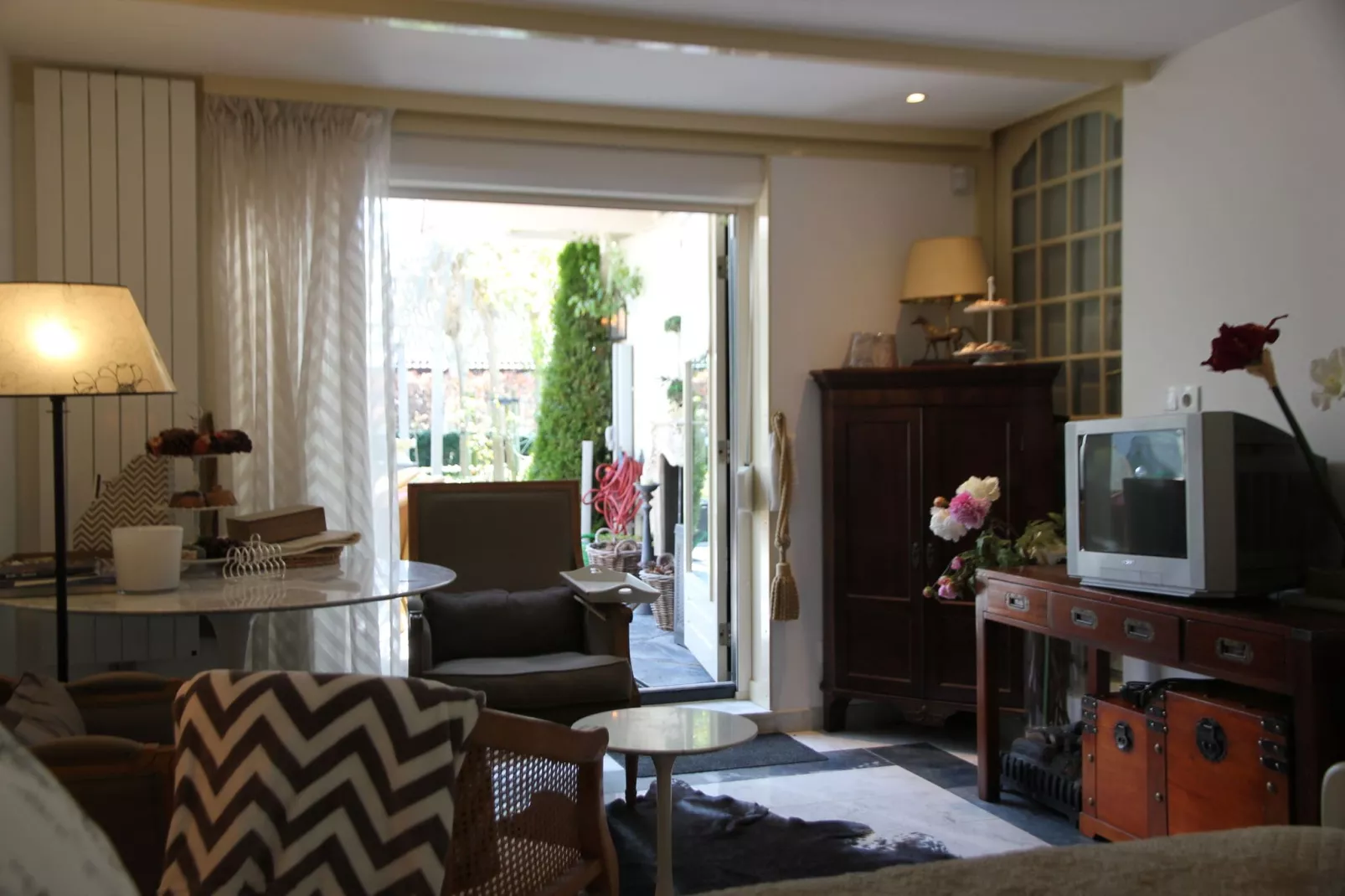 Romantisch Heiloo-Living room