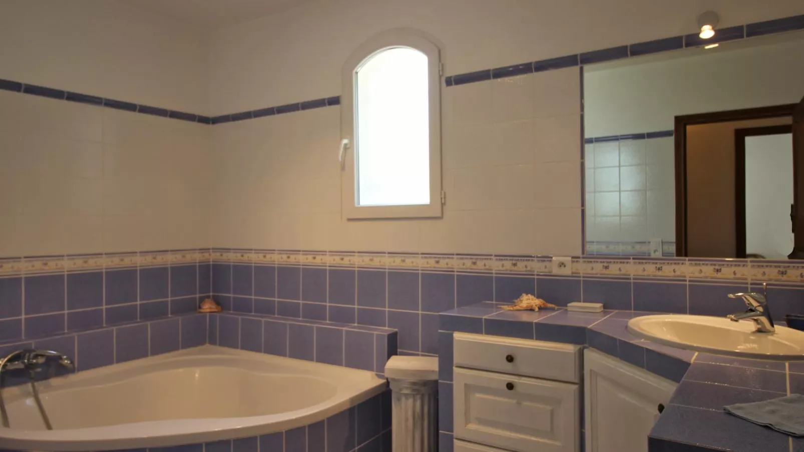 Maison Jaune-Bathroom