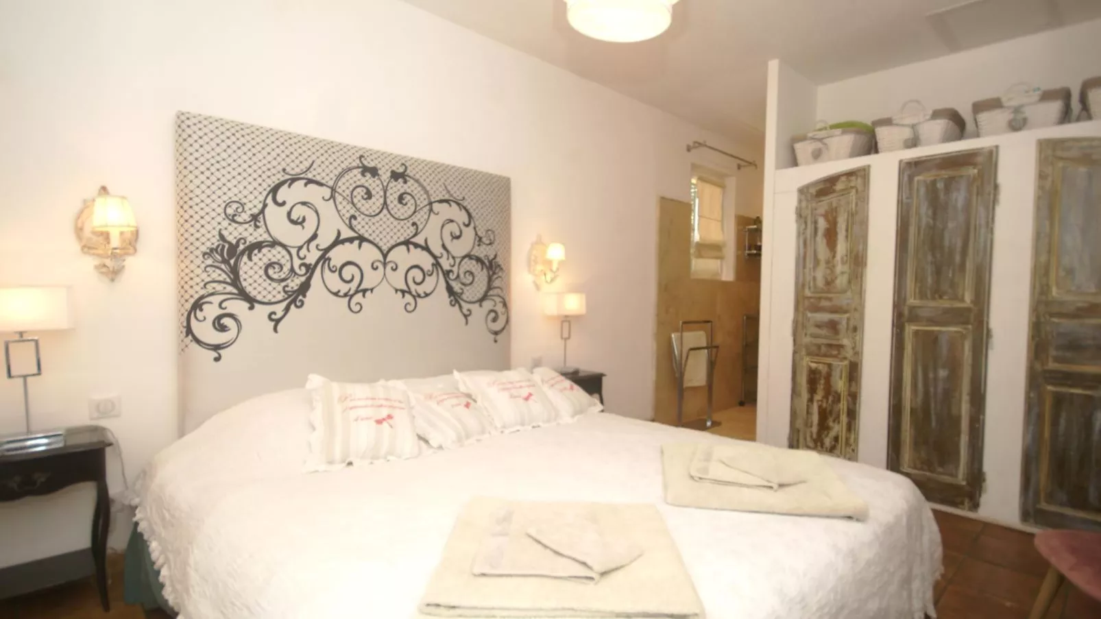 La Bastide Romaine-Bedroom