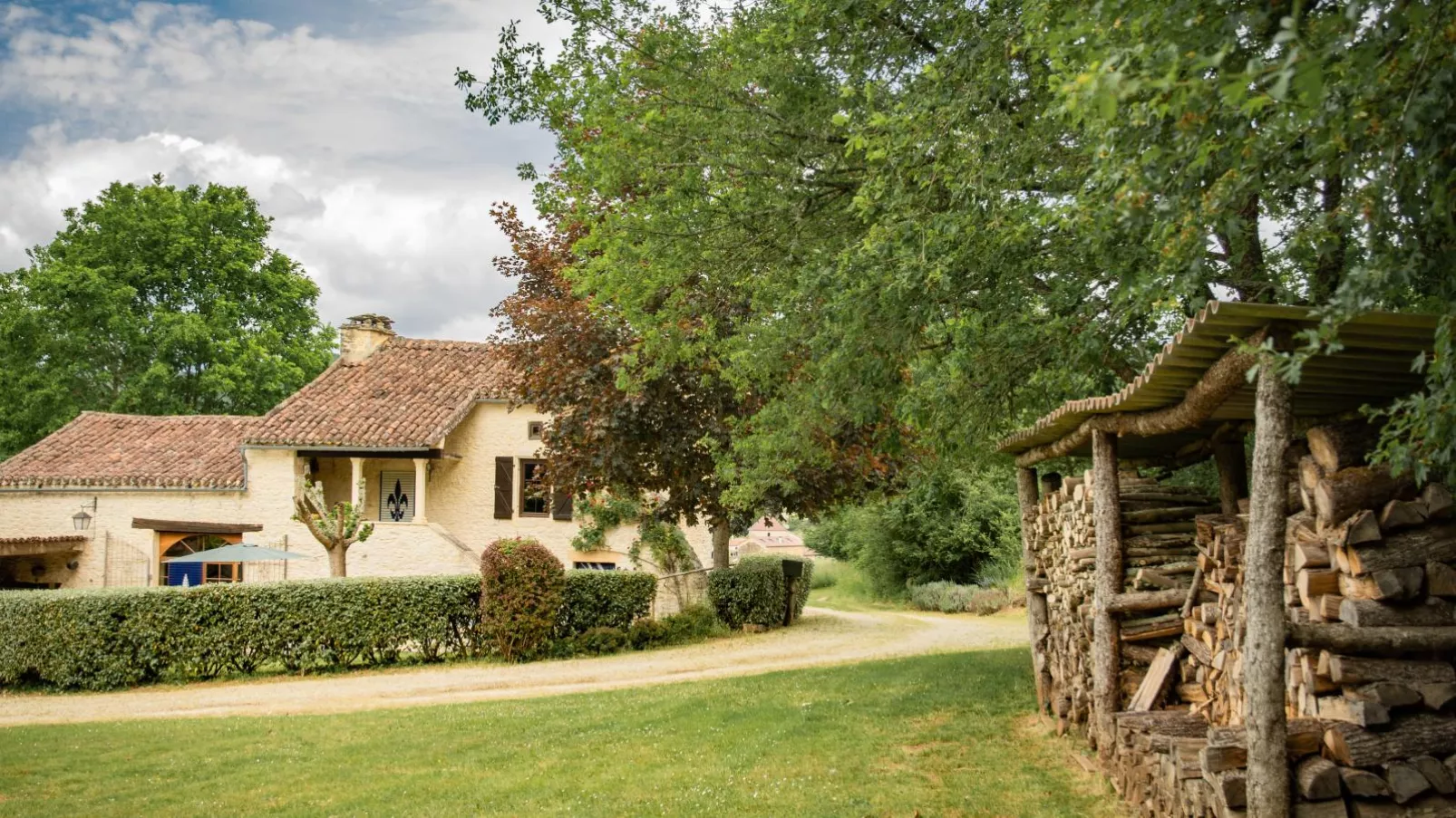 Camp del Four-Exterior summer
