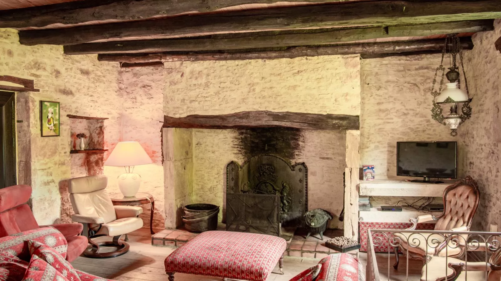 Camp del Four-Living room