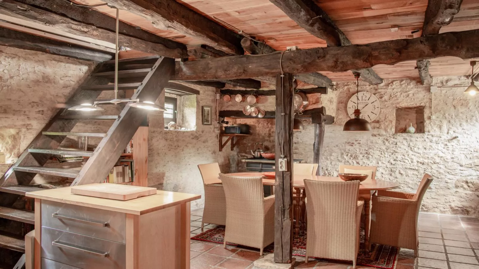 Camp del Four-Dining room