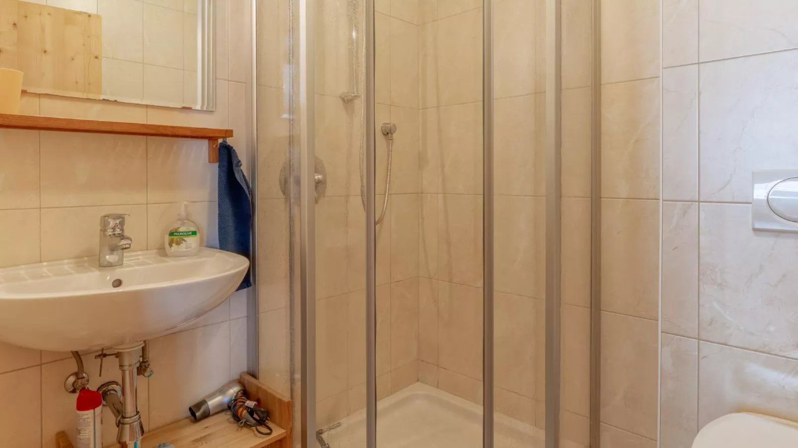 Haus Fernwald-Bathroom