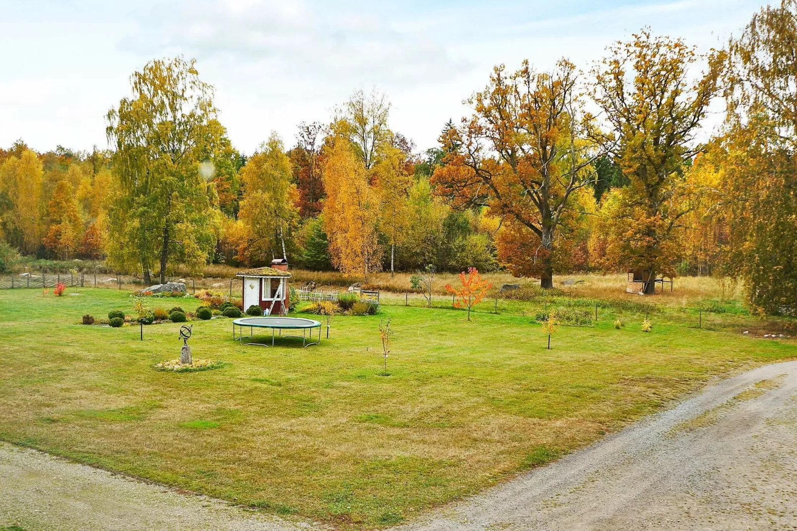 5 person holiday home in LÖNASHULT-By Traum