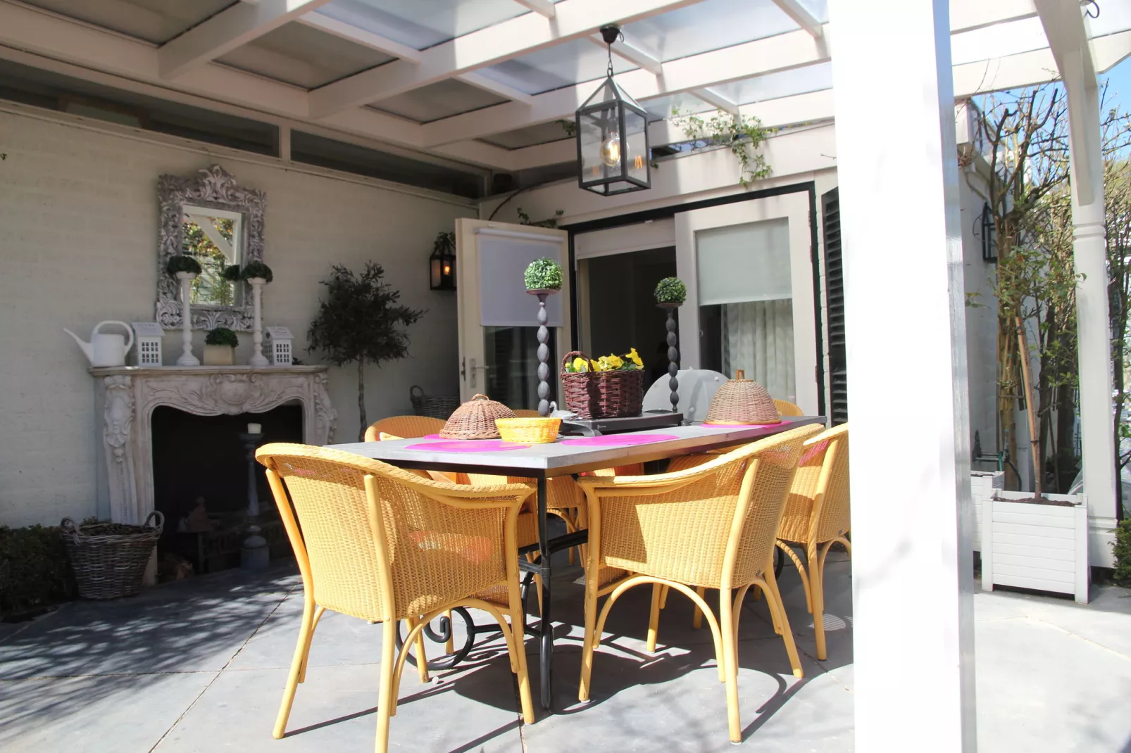 Romantisch Heiloo-Terrace balcony