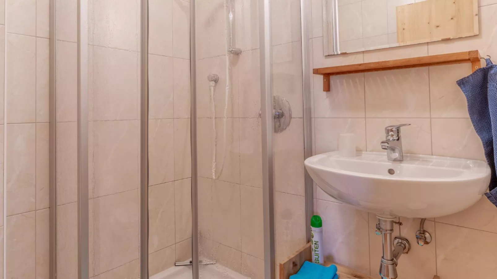 Haus Fernwald-Bathroom