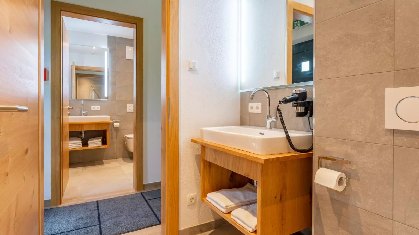 Pinzgau Lodge 1A-Bathroom