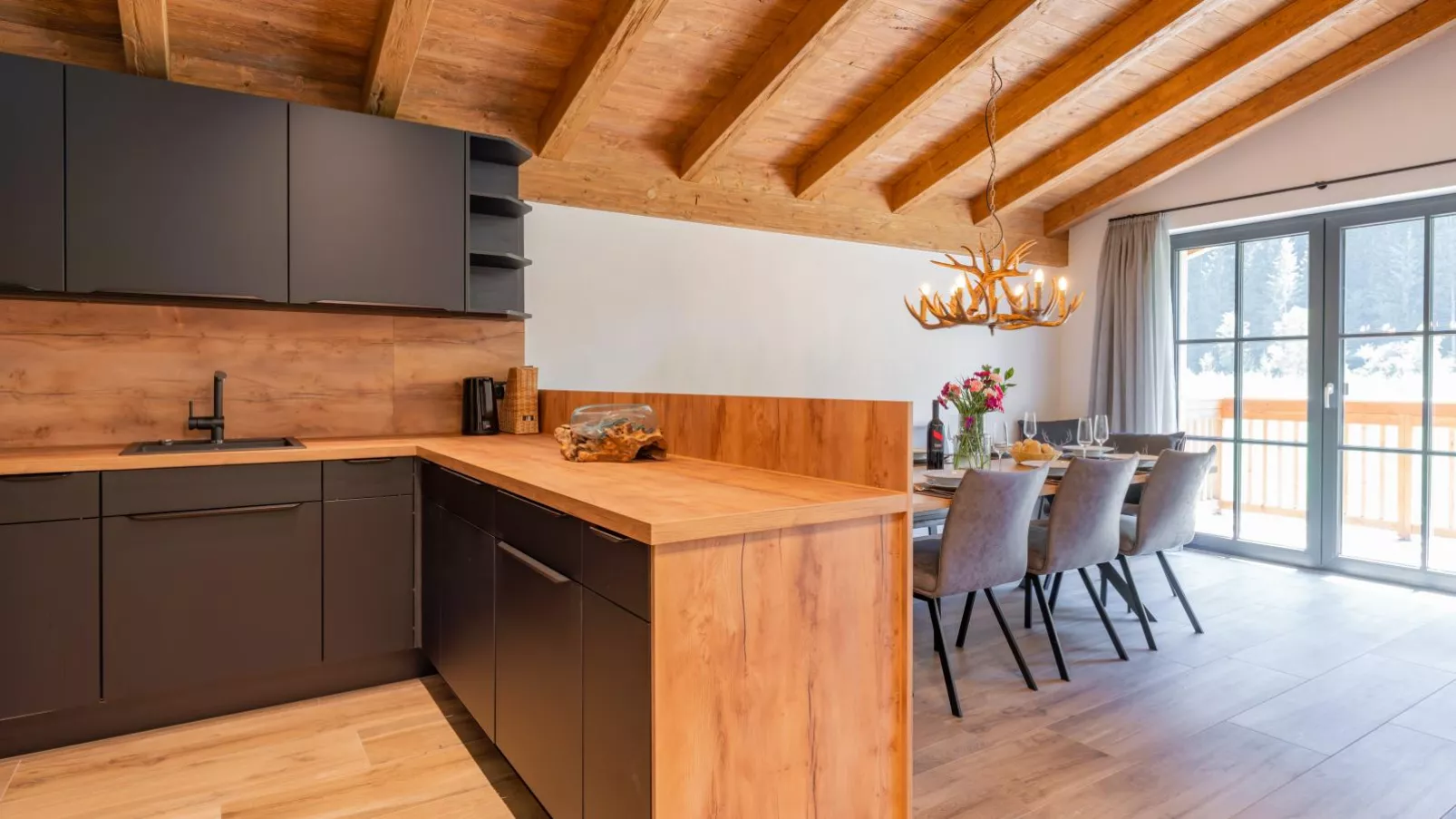 Pinzgau Lodge 1B-Kitchen