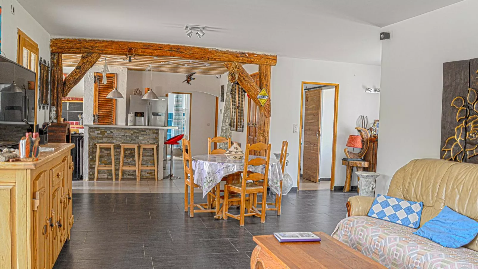 Les Dourets-Living room