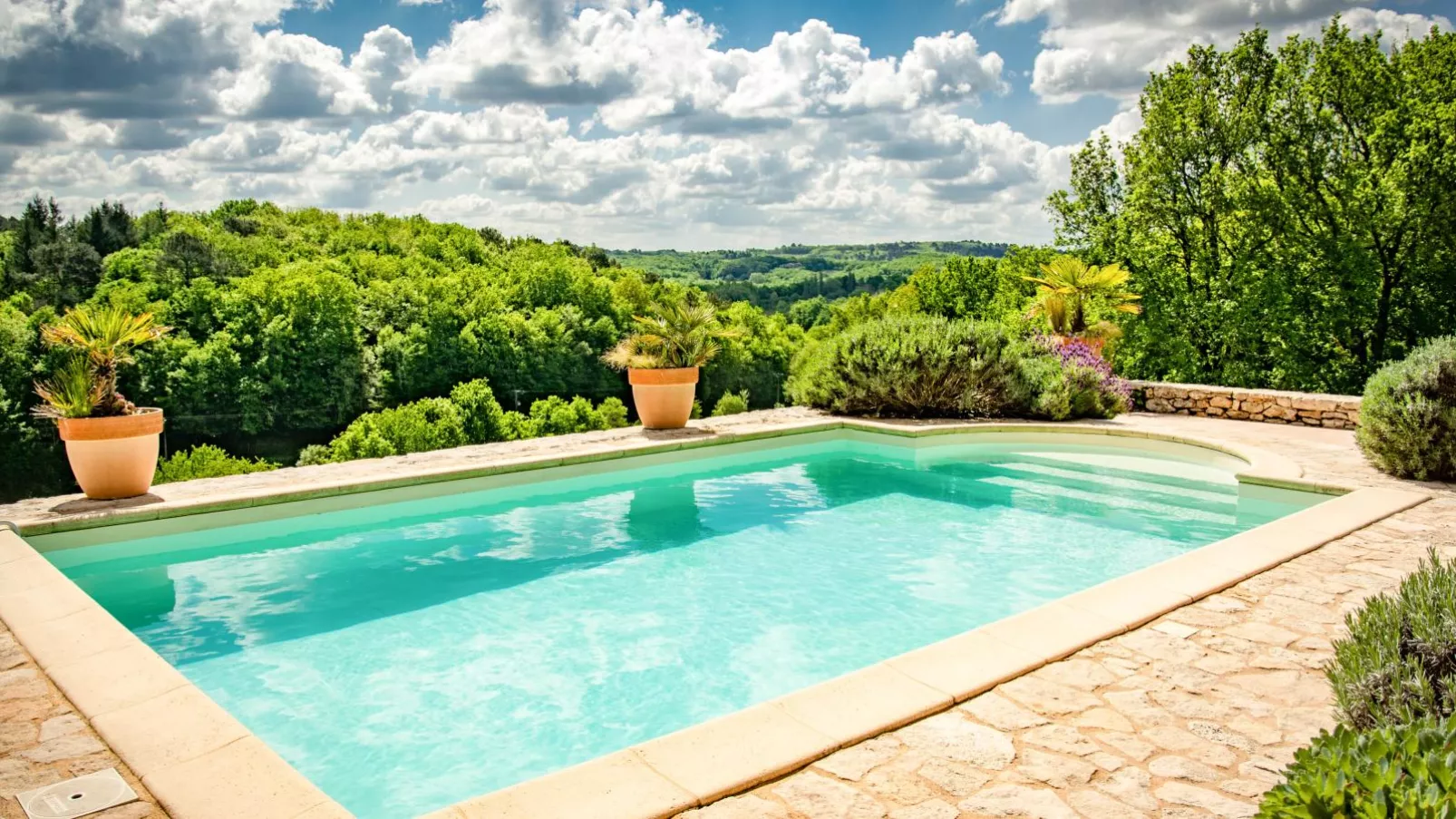 Mas dAmour-Pool